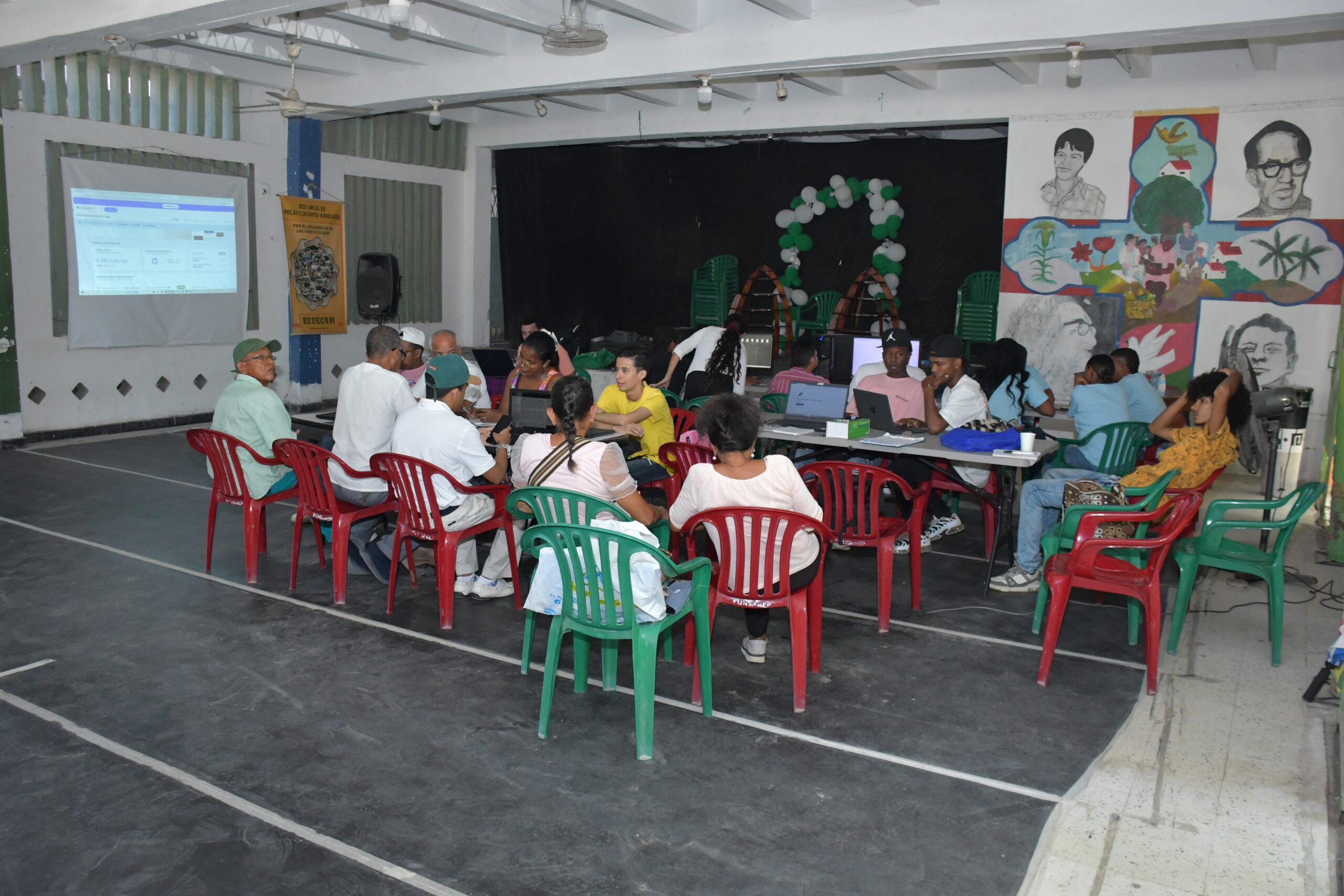 Fotografía del taller sobre páginas web